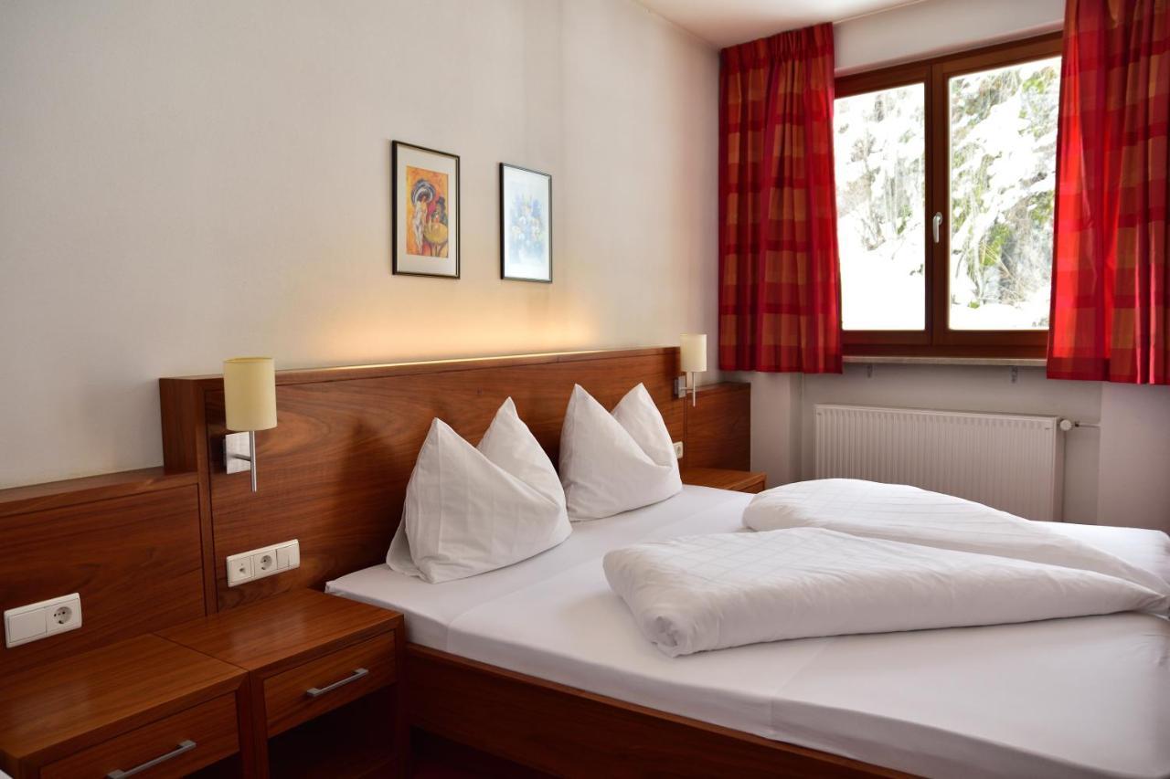 Hotel Krone Brunico Exterior photo