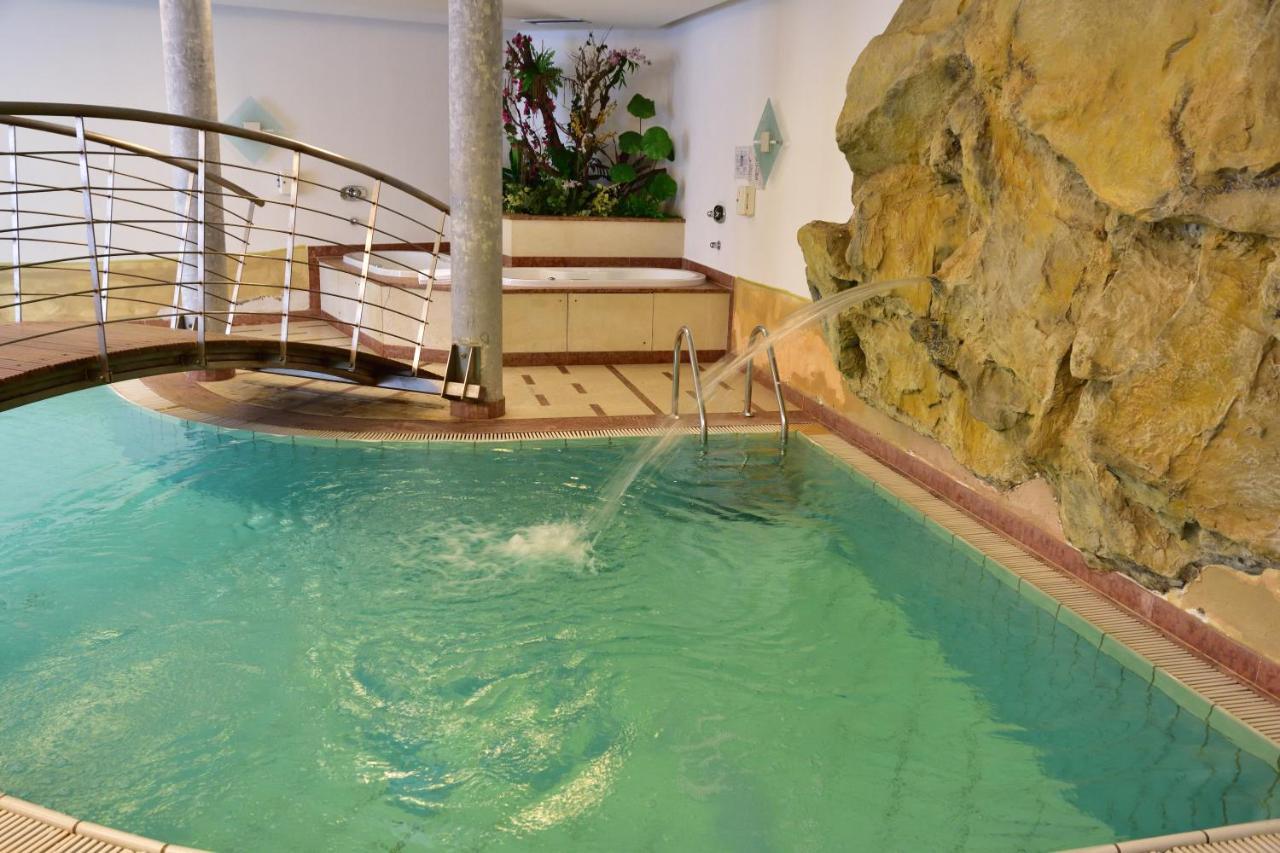 Hotel Krone Brunico Exterior photo