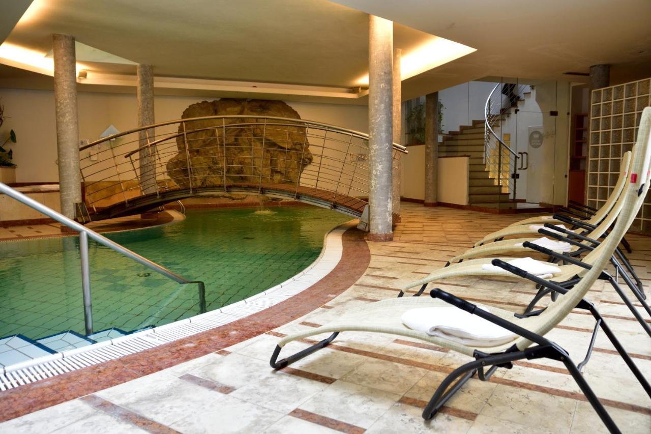 Hotel Krone Brunico Exterior photo