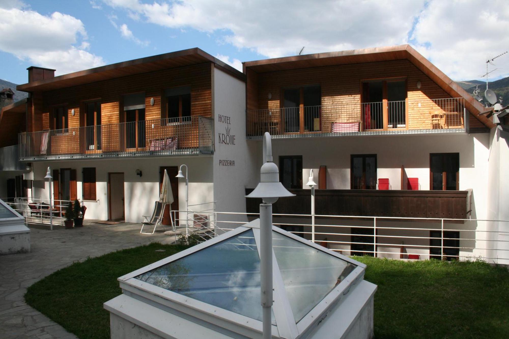 Hotel Krone Brunico Exterior photo