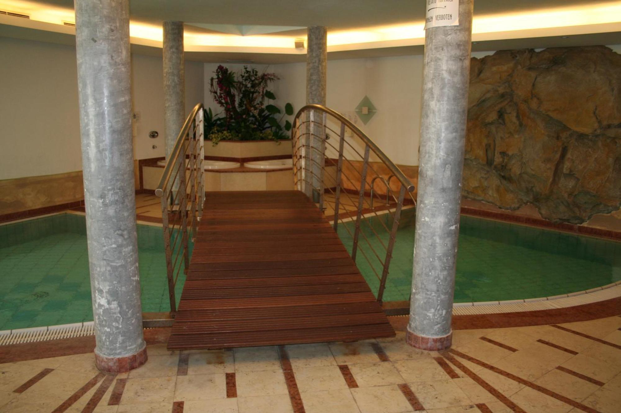 Hotel Krone Brunico Exterior photo