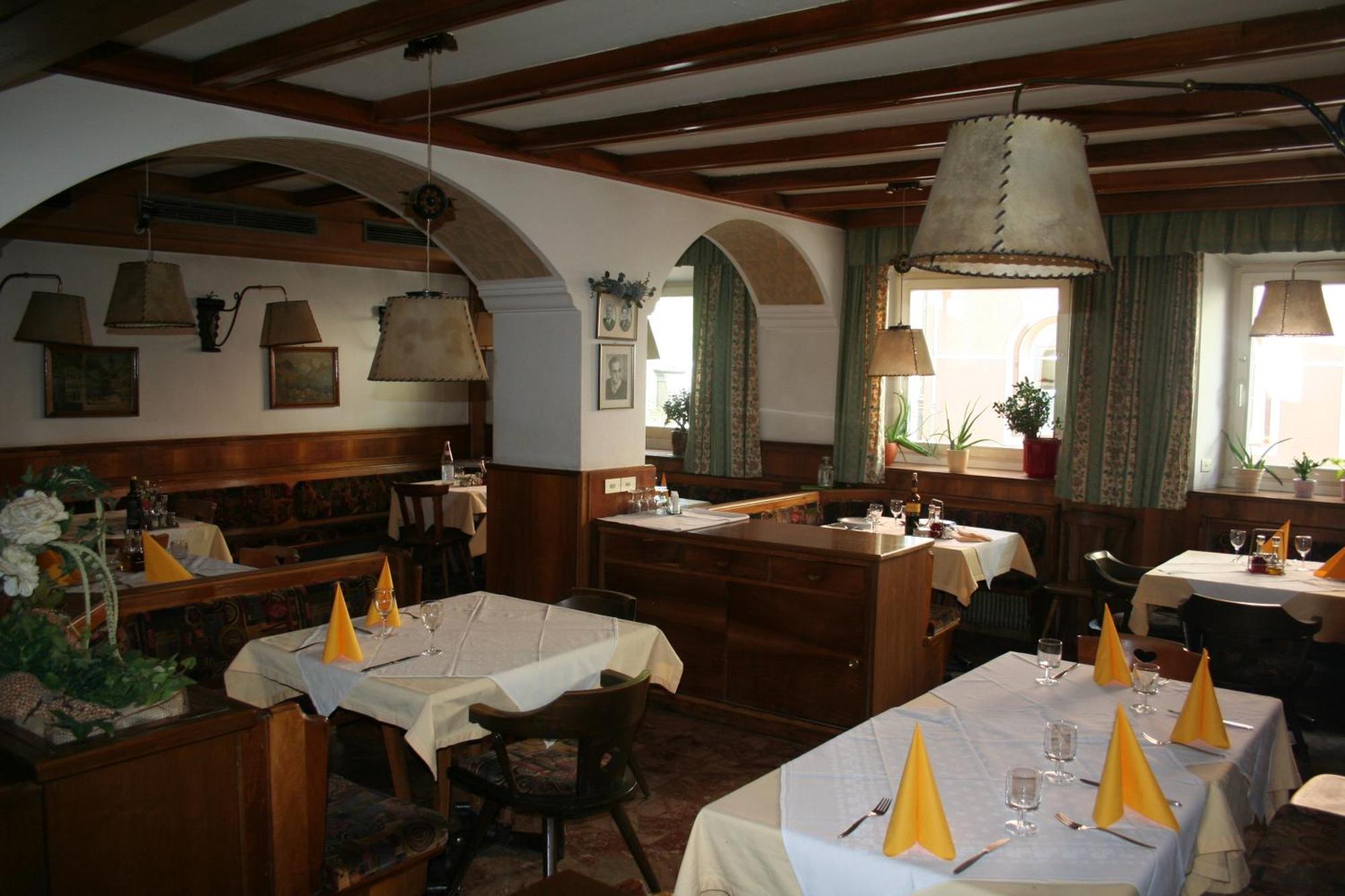 Hotel Krone Brunico Exterior photo